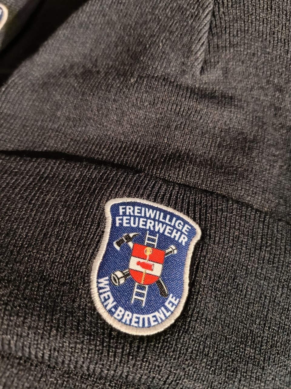 Haube mit gedrucktem Aufnäher, Bedruckte Patches auf Mütze Wien