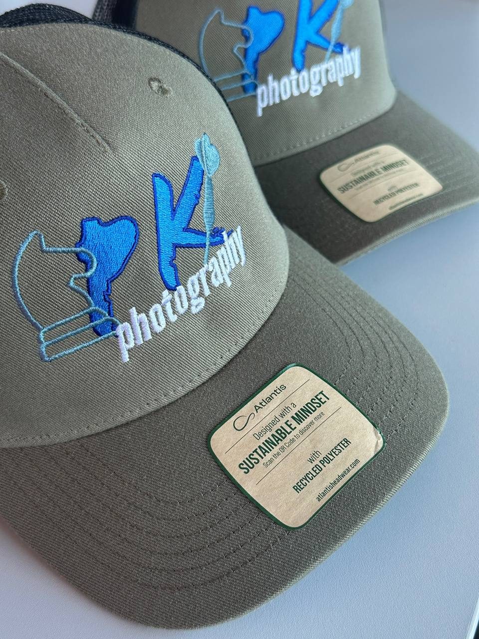 PK Photography Trucker-Kappen bestickt, Logo-Stickerei Wien