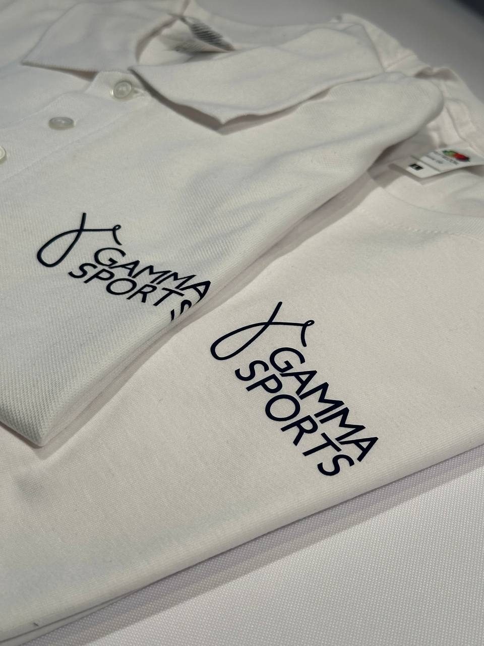 Gamma Sports Logo auf weißem Poloshirt bestickt, Vereinsstickerei Wien