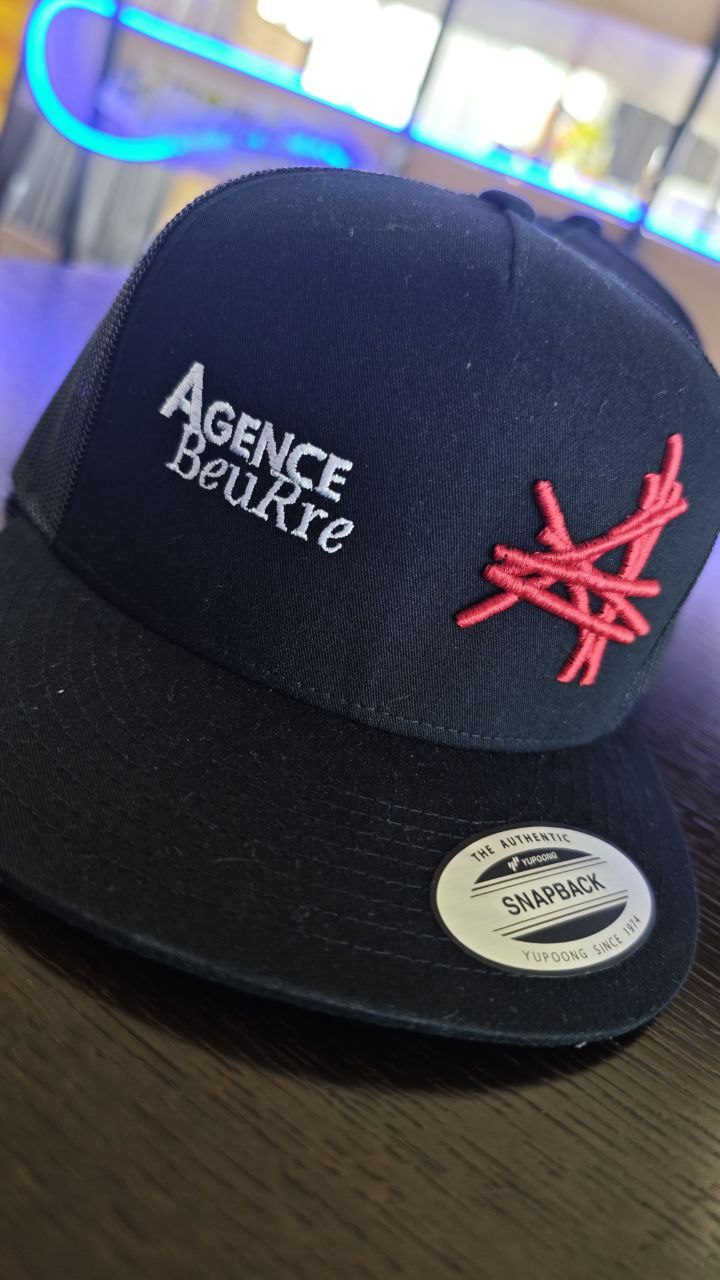 Agence Beurre Kappe bestickt, Snapback Stickerei Wien